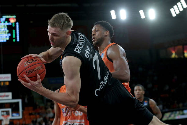 步达成薪资 步达成薪资