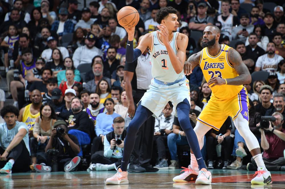 的欢呼与感 的欢呼与感