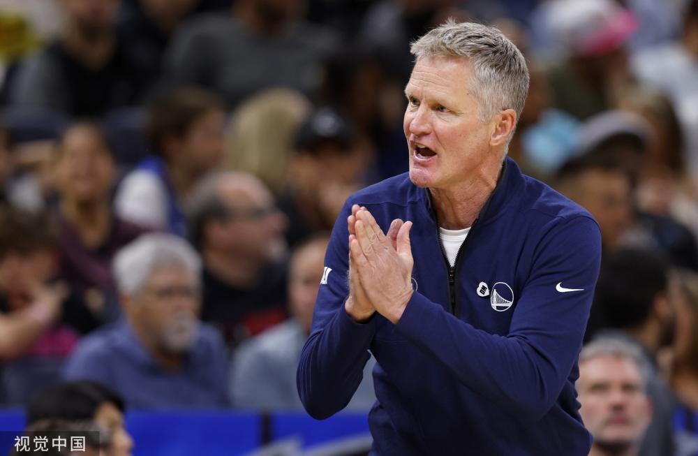 两队的交锋 两队的交锋